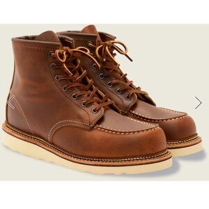 RED WING MEN'S CLASSIC 6 INCH MOC 1907 IN COPPER ROUGH.  EUC